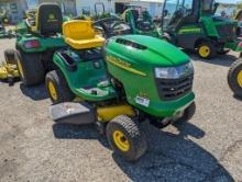 John Deere L111 Lawn Tractor