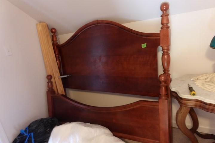 MAHOGANY QUEEN SIZE CANNON BALL BED HEAD AND FOOT BOARD WITH FRAME