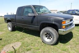 #4701 1998 CHEVROLET 1500 4 WD GAS EXT CAB 222702 MILES AM FM CD PLAYER CLO