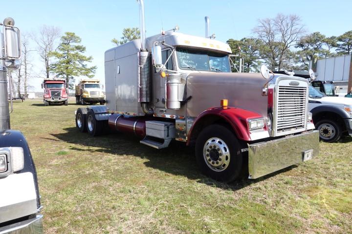 #1301 2006 FREIGHTLINER CLASSIC XL C15 CAT 346419 MILES 550 CAT TWIN TURBO