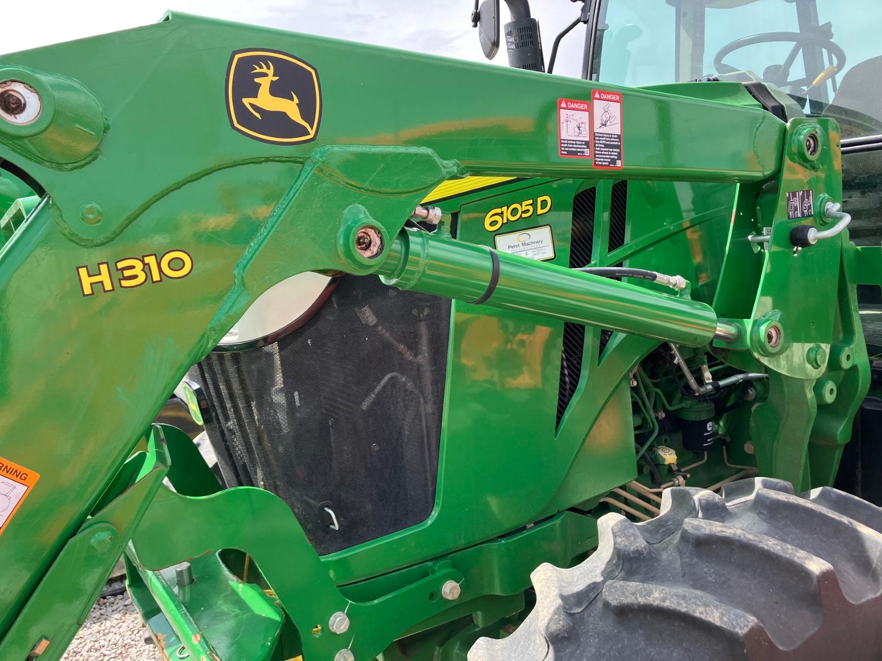 JOHN DEERE 6105D