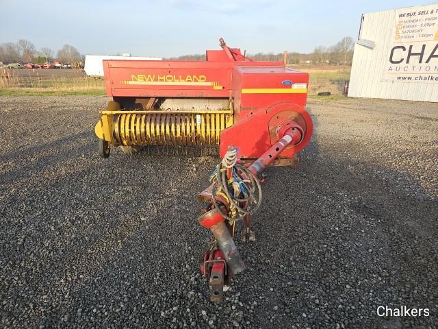 New Holland 570 Square Baler w/Thrower