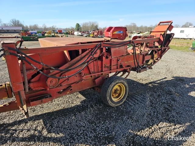 New Holland 276 Square Baler w/Thrower