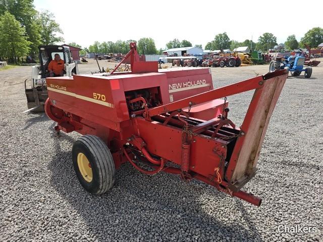 New Holland 570 Square Baler w/Thrower