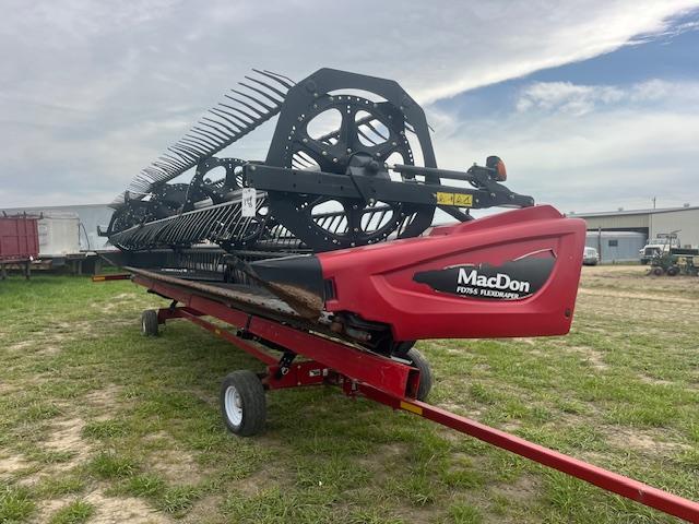 MACDON FD75S FLEX DRAPER HEAD 35’ CASE-IH HOOK UP