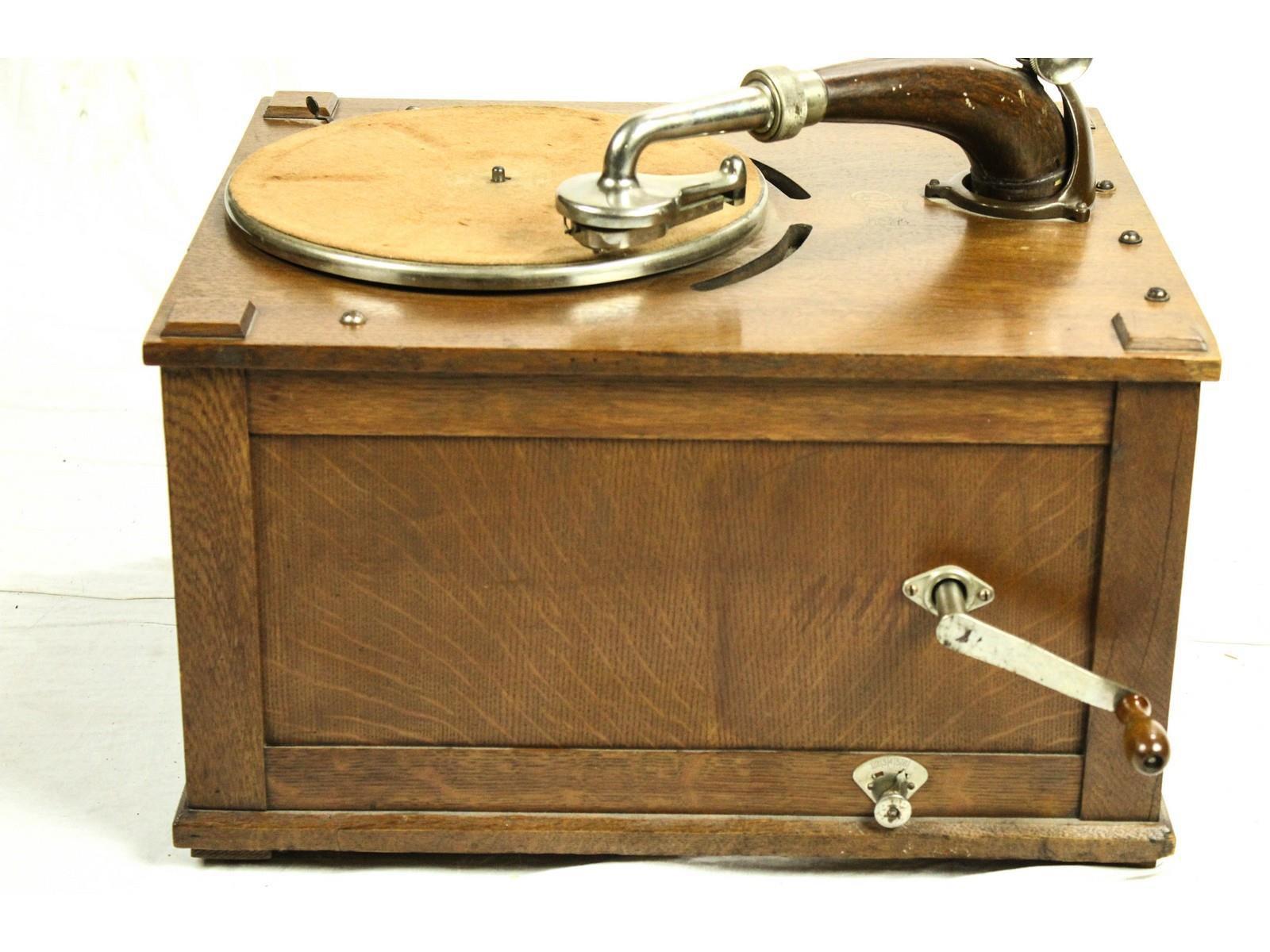 Edison Type B-60 Diamond Disc Phonograph