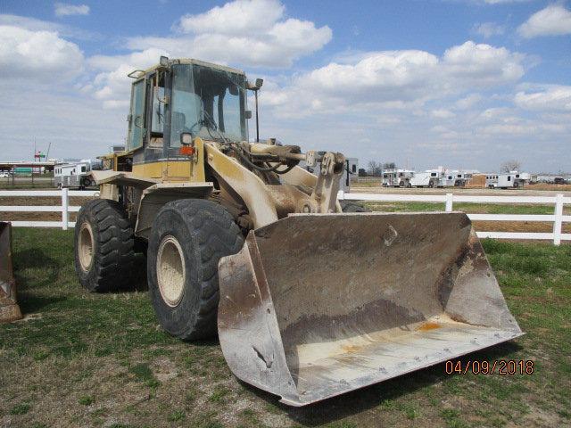 1995 CATERPILLAR 938F WHEEL LOADER;