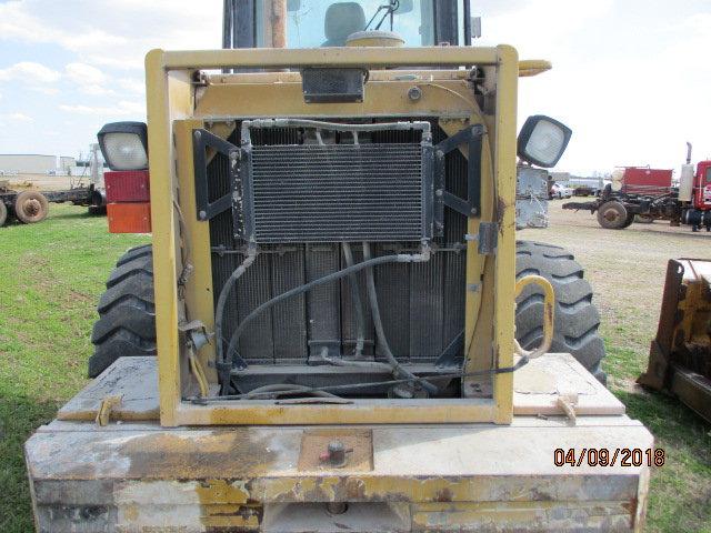 1995 CATERPILLAR 938F WHEEL LOADER;