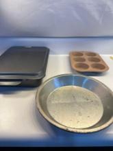 Aluminum Muffin Pan, Pie Pan , Large Baking Pan With Lid