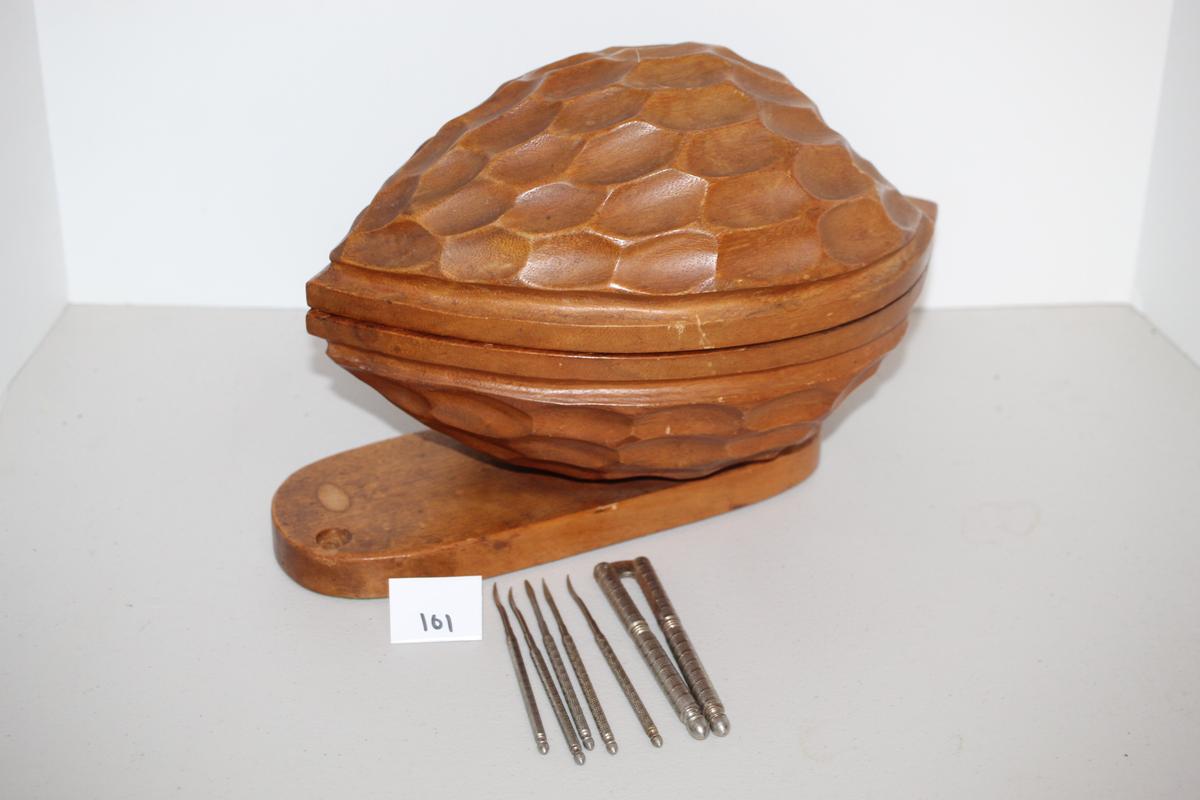 Vintage Wooden Walnut Cracking/Cracker Set, 12"L x 7 3/4"W