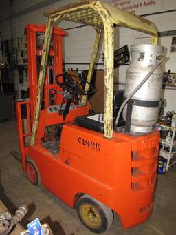 Clark 2500lb Forklift