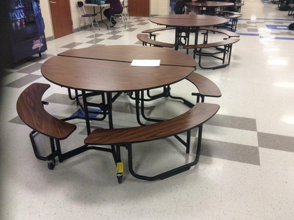 18 round student lunch tables