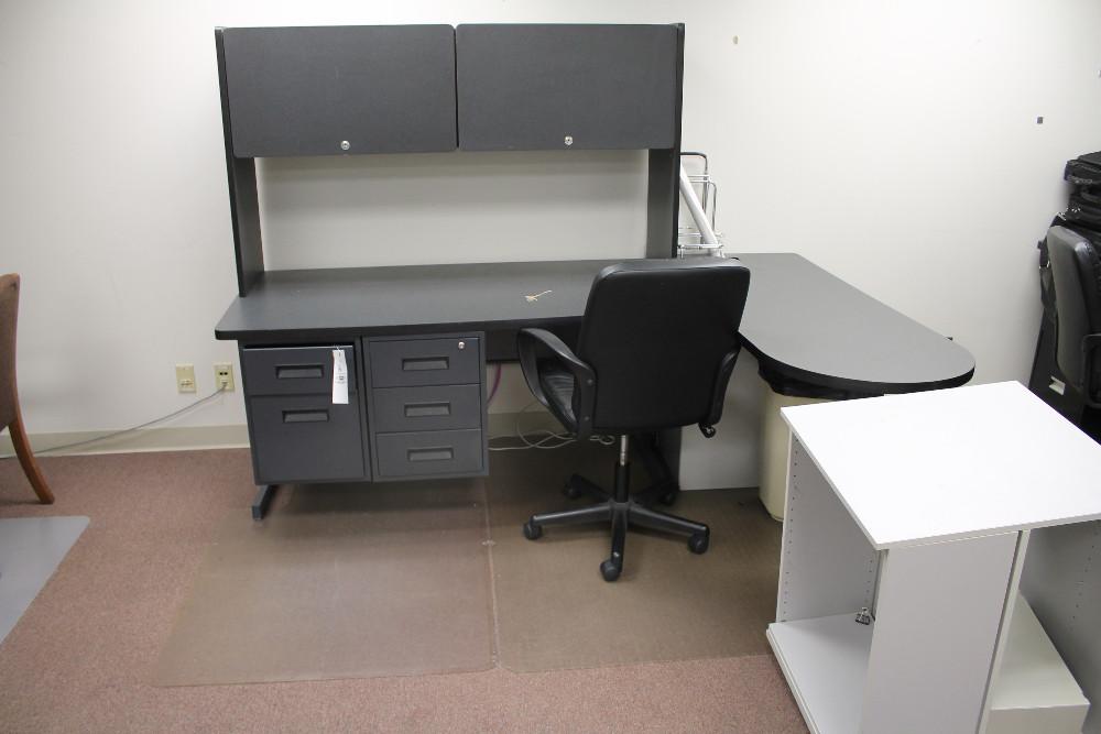 Modern Corner Desk W/ Office Chair & Side Table