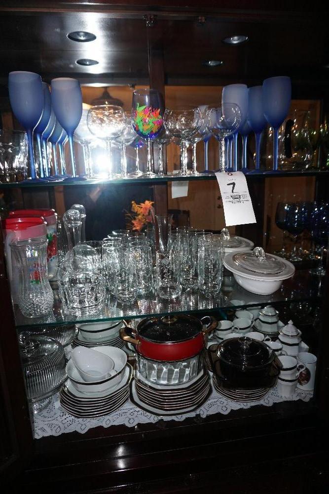 Contents Of China Hutch