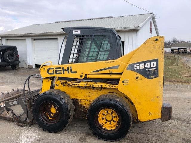 2010 Gehl 5640