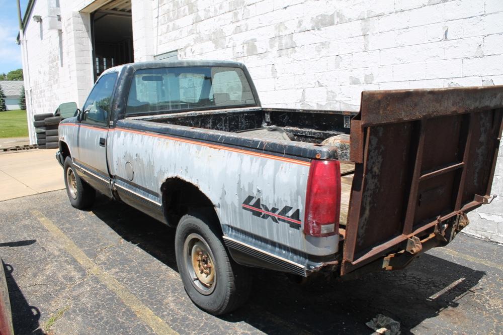 1988 GMC Sierra SLE 4x4, 5.7L V-8 Engine W/ Lift Gate, Approx. 196,933 Miles