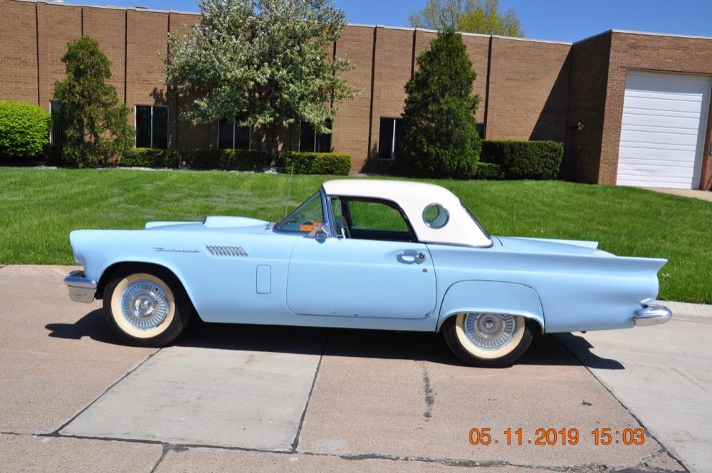 1957 Ford Thunderbird