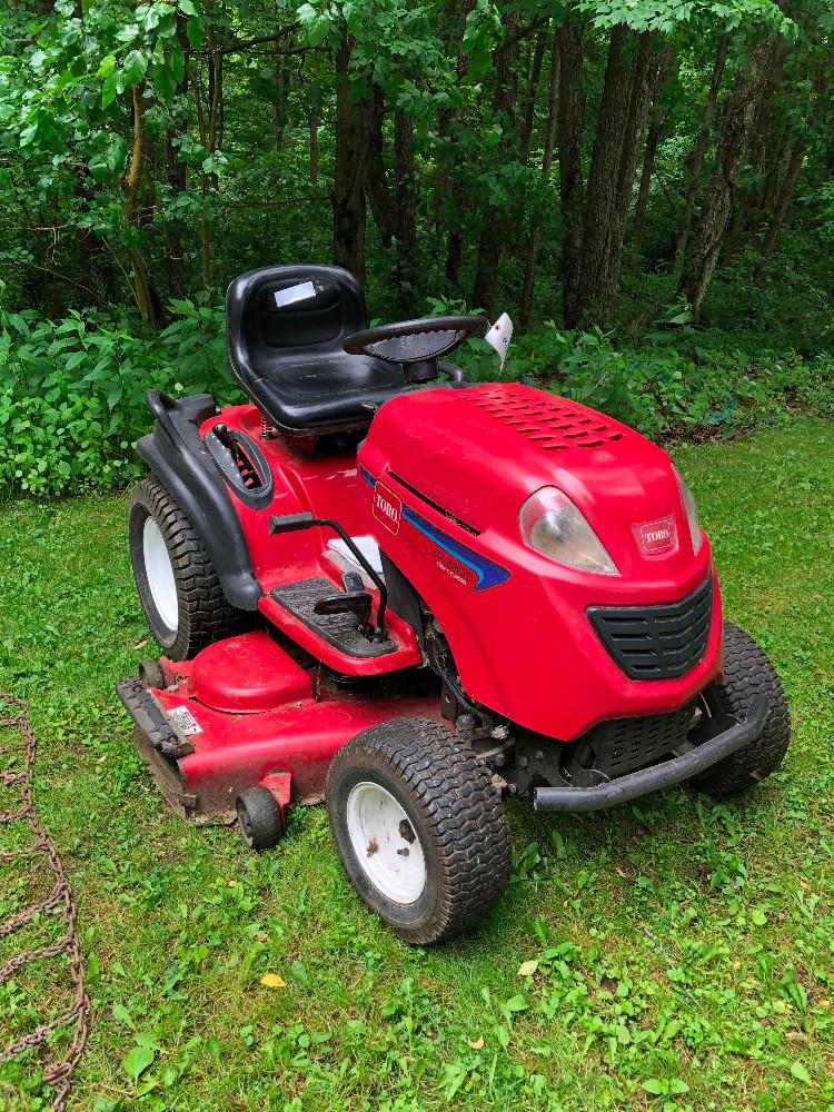 TORO GT2200 Hydrostatic 50" Deck, 649 Hrs.