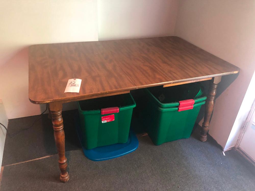 Extension Table table and 4 Chairs