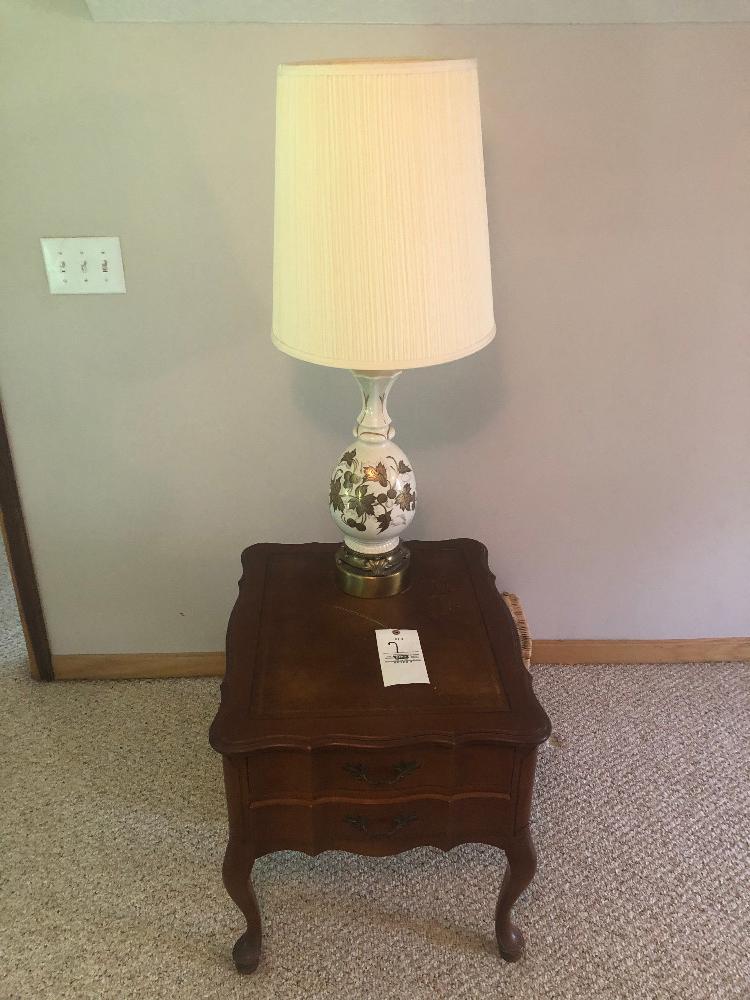 Leather Inlay End Table w/ Q/A legs and lamp