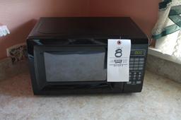 700 Watt Microwave