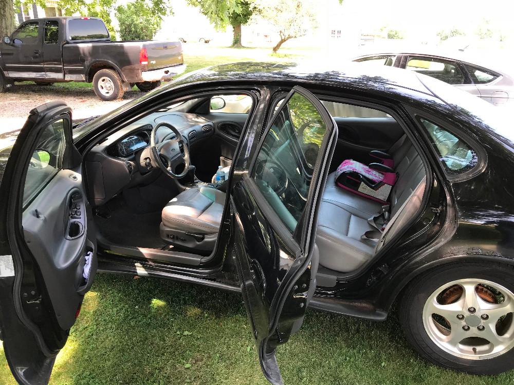 1999 Ford Taurus SE