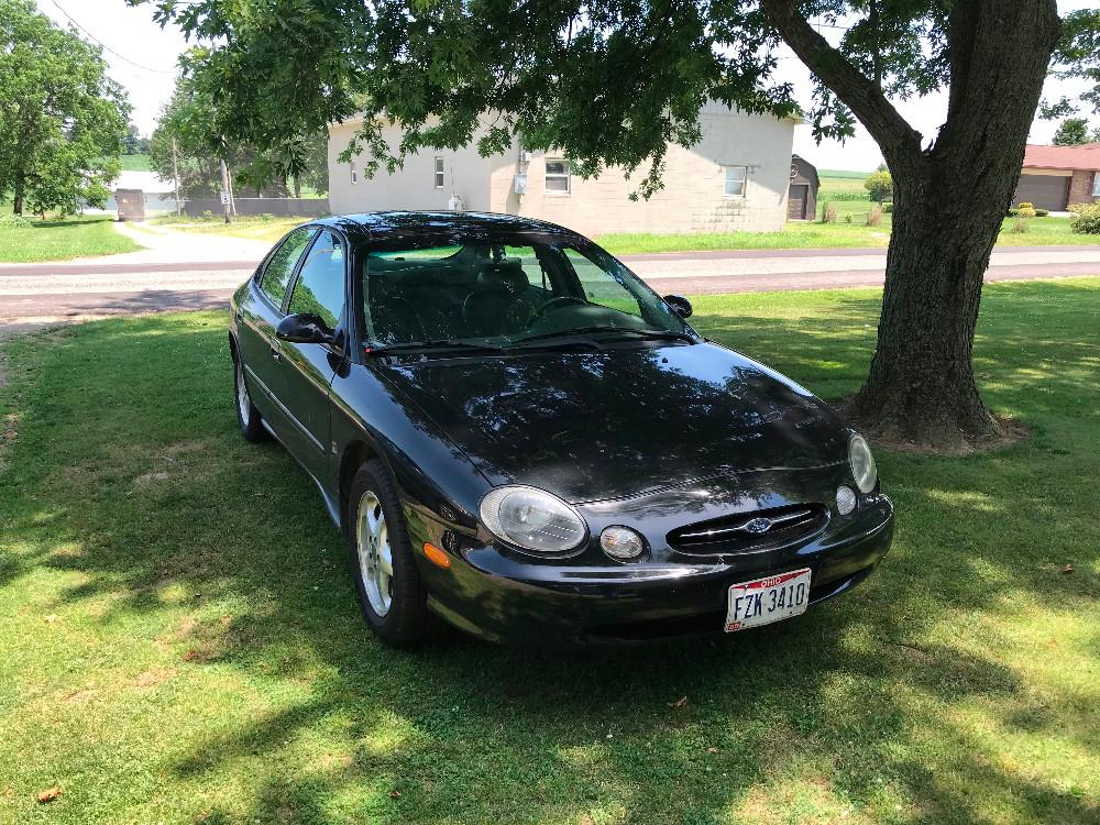 1999 Ford Taurus SE