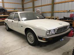 1988 Jaguar XJ, 6cyc engine, auto trans., leather interior, moon roof