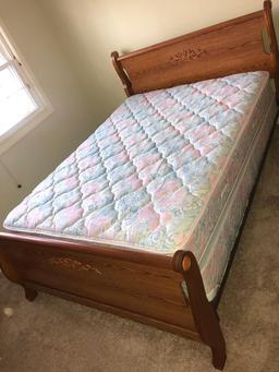 Lehigh queen size bedroom