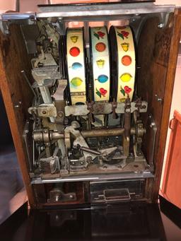 Mills lion head slot machine w/ stand