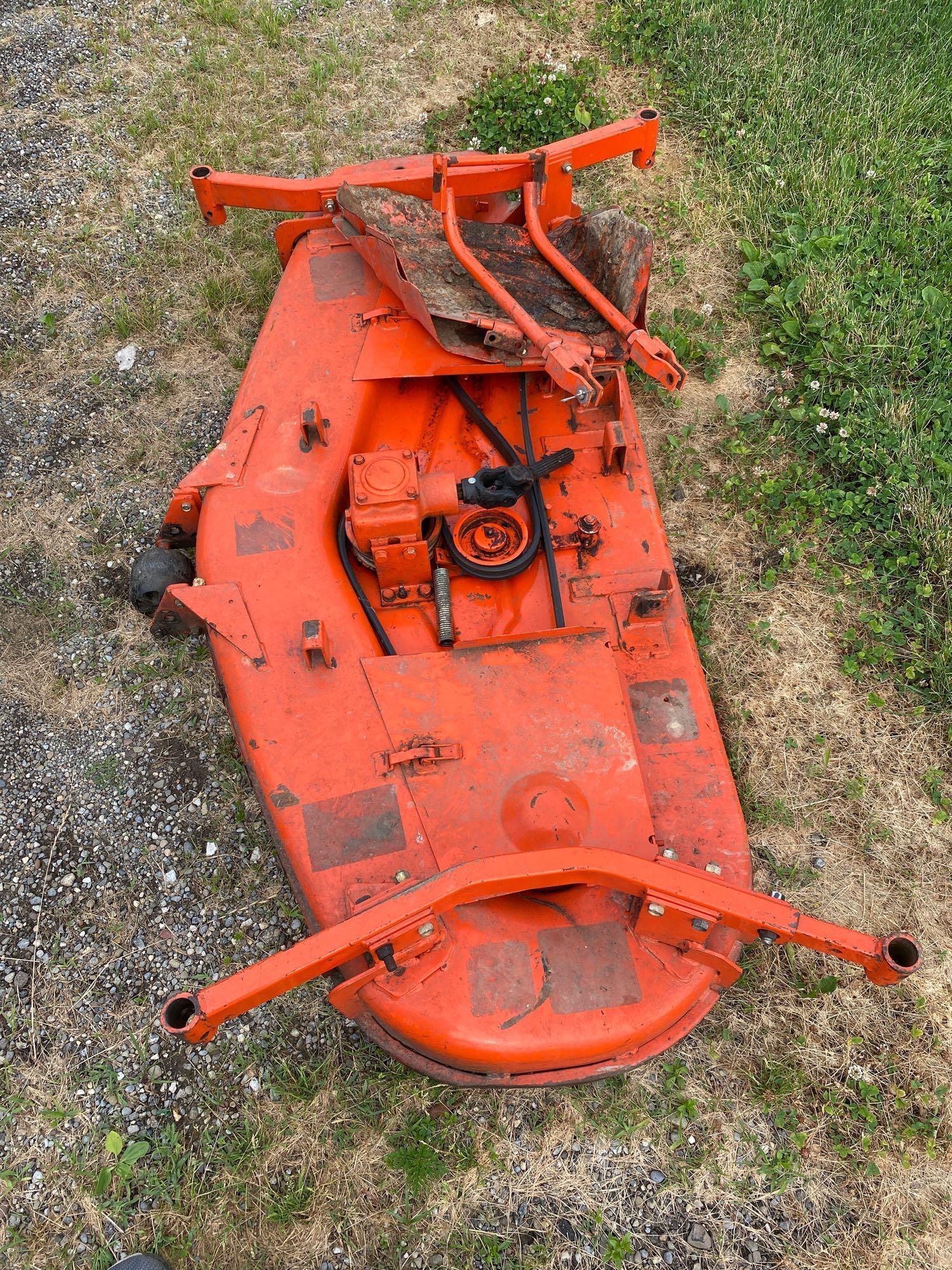 Kubota B7100 hst, 4wd, 2,346 hrs, with 54 in deck and a 60 in spare deck