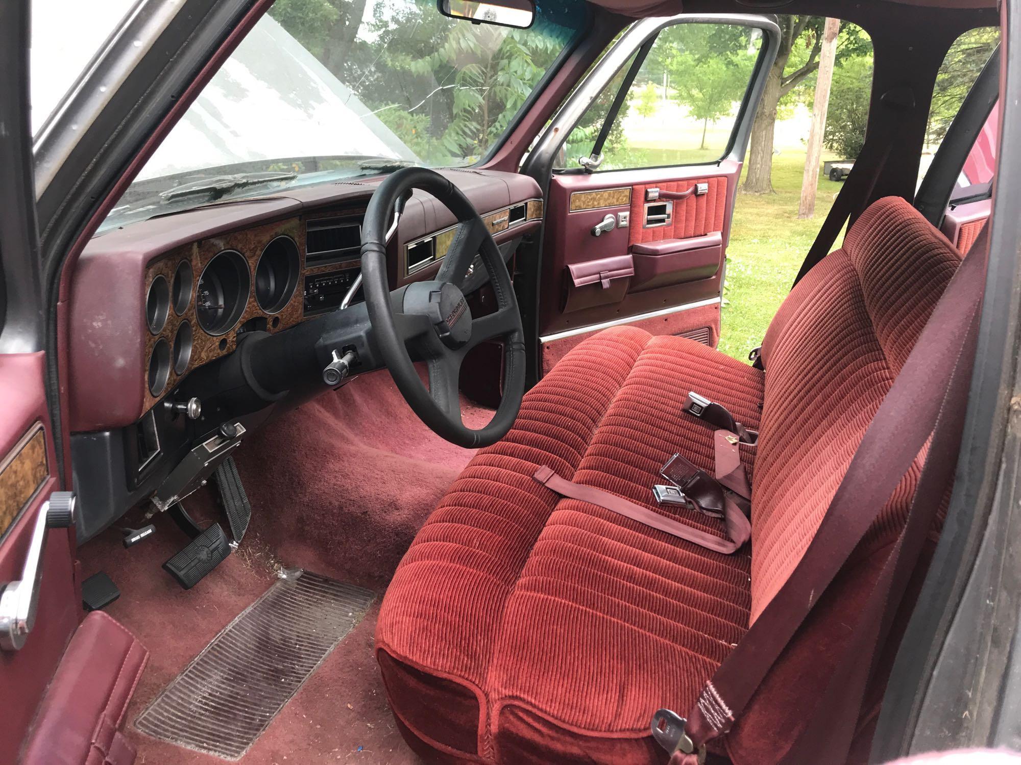 1989 Chevrolet Suburban 2500