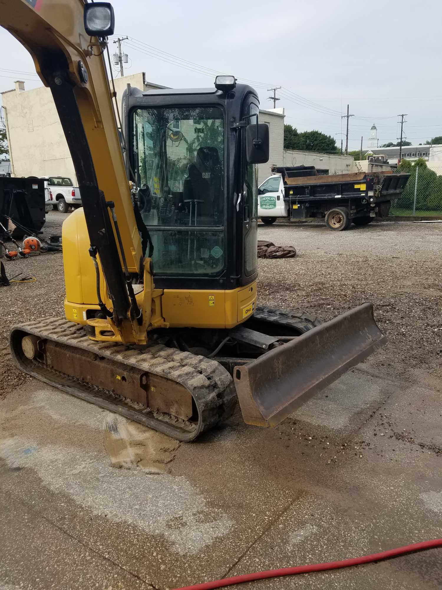 2016 Cat 305.5E mini excavator, 38 inch bucket, diesel, ac, with extra 21 inch bucket, 1,420 hours