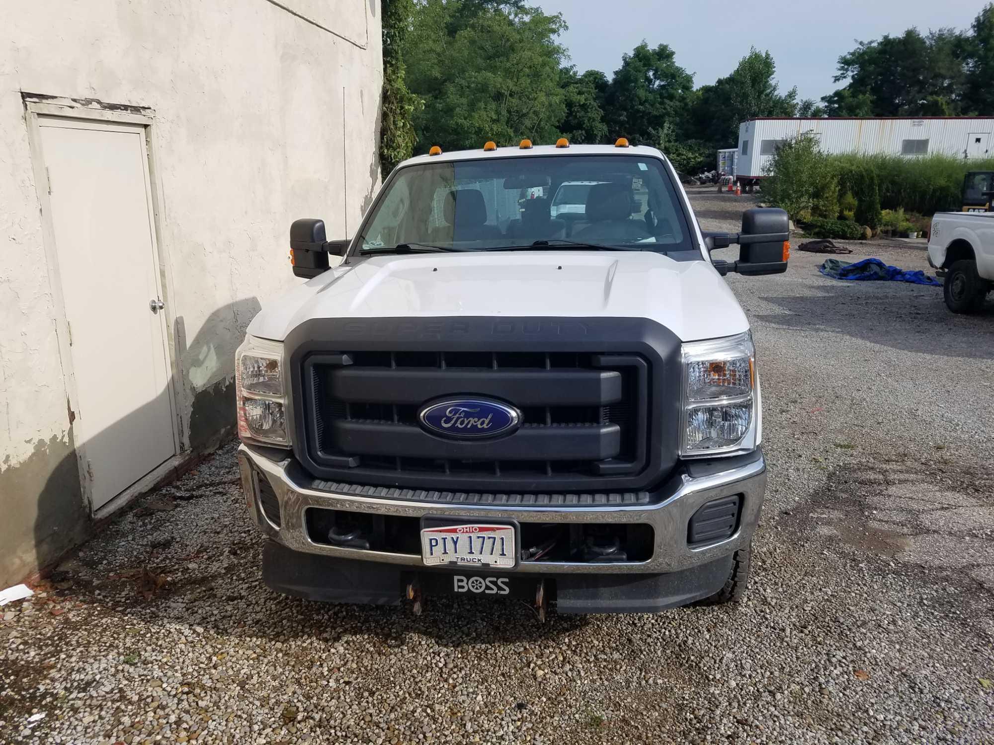 2015 Ford F250, gas, 6.2L, 3/4 ton, 4x4, Boss V plow and bracket, 44,104 miles