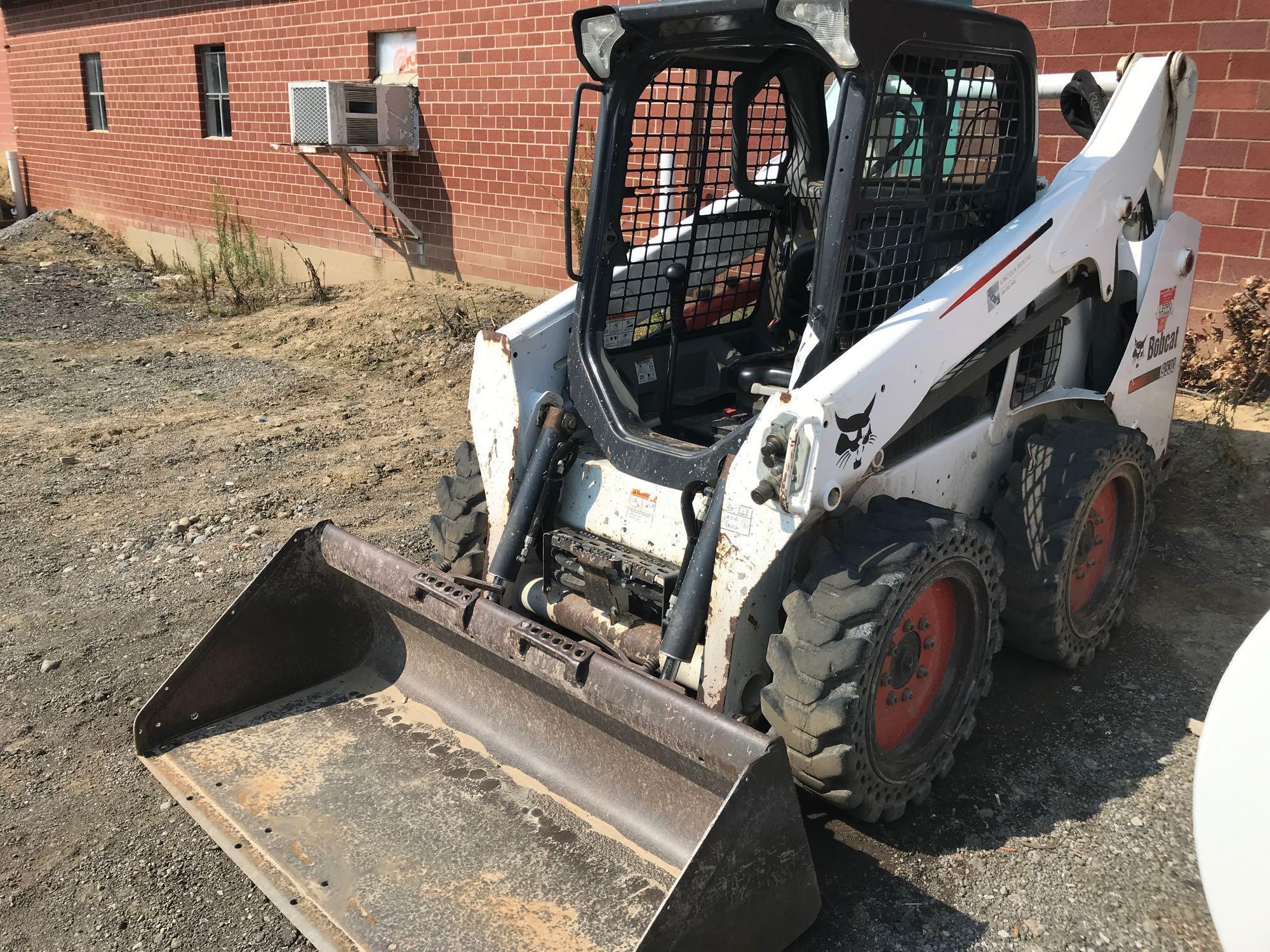 2015 Bobcat S530 skid steer