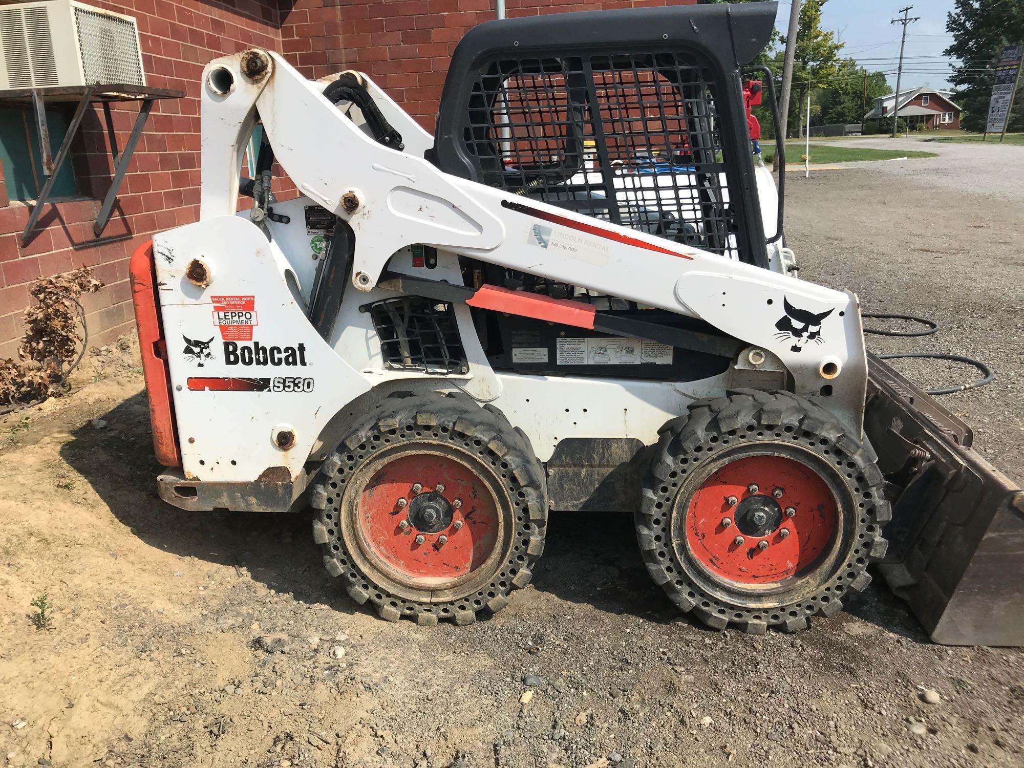 2015 Bobcat S530 skid steer