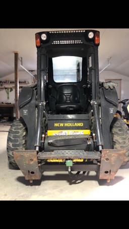 2011 New Holland L218 skid steer