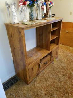 Entertainment cabinet