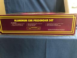 MTH Santa Fe Striped 3 Rail Aluminum Car Passenger Set