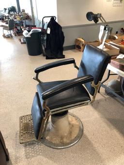 Early barber chair