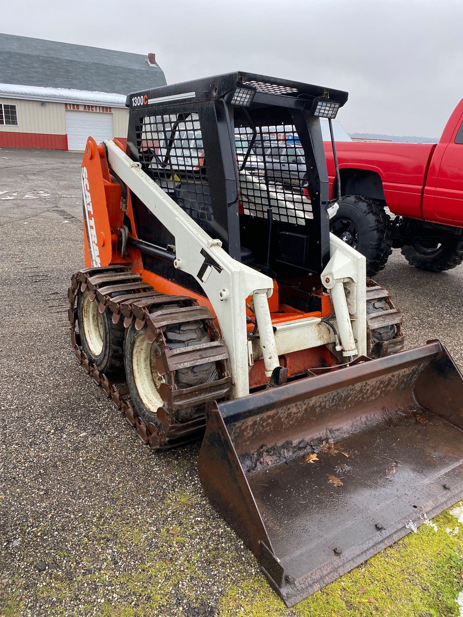 Scat Trak 1300C skid loader with tracks, 1010 hours, Perkins diesel engine, very good condition