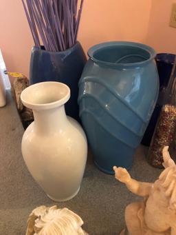 Vases, garden statues, etc