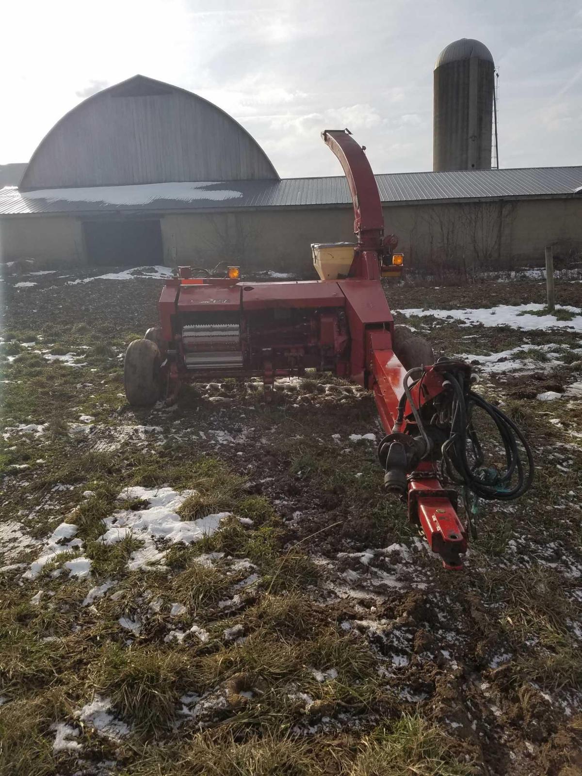 New Holland FP240 pull type chopper w/ 2 controls