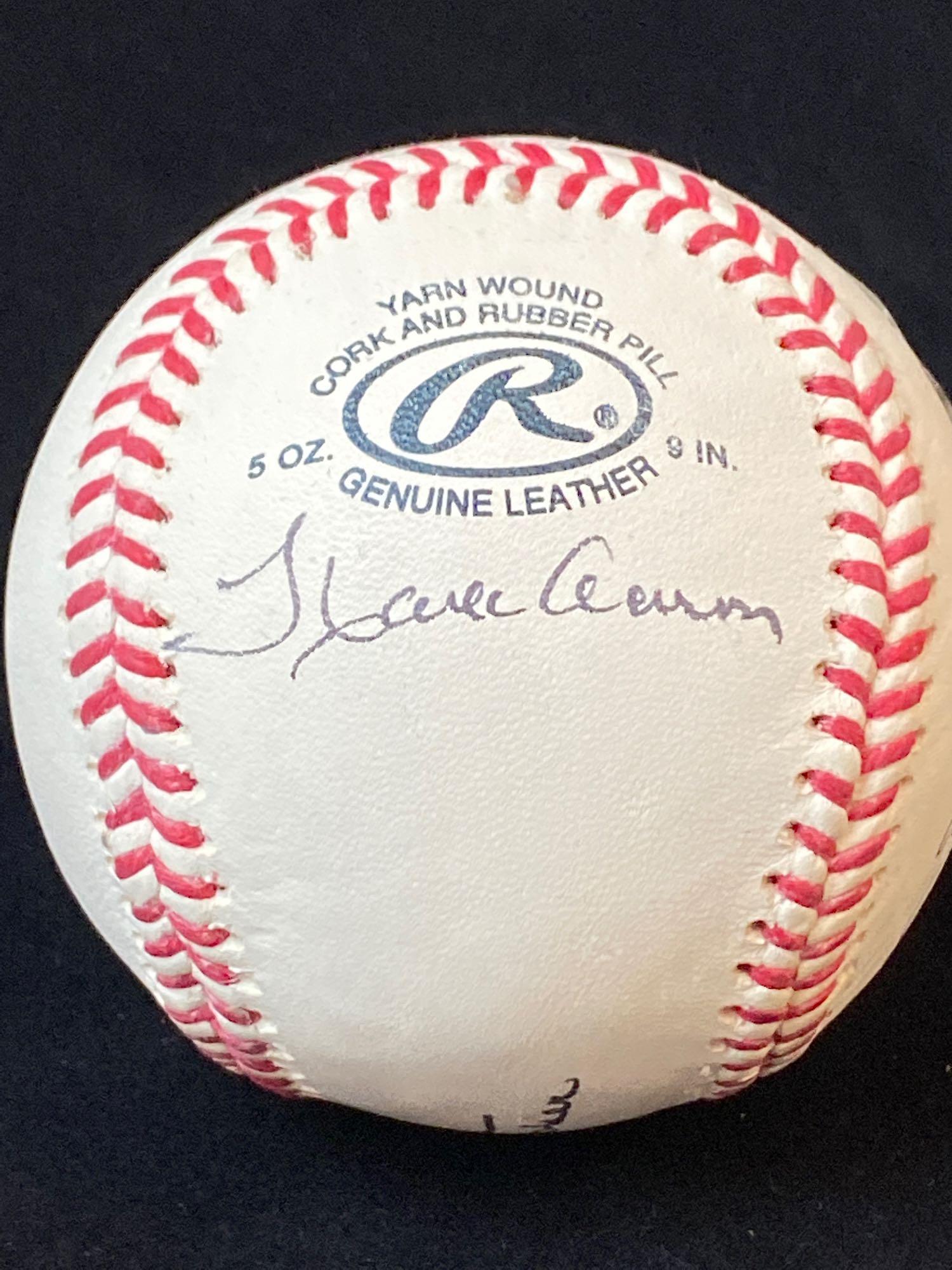 Baseball with (5) autographs (Berra, H. Aaron, Reggie Jackson, McGwire, Mays).