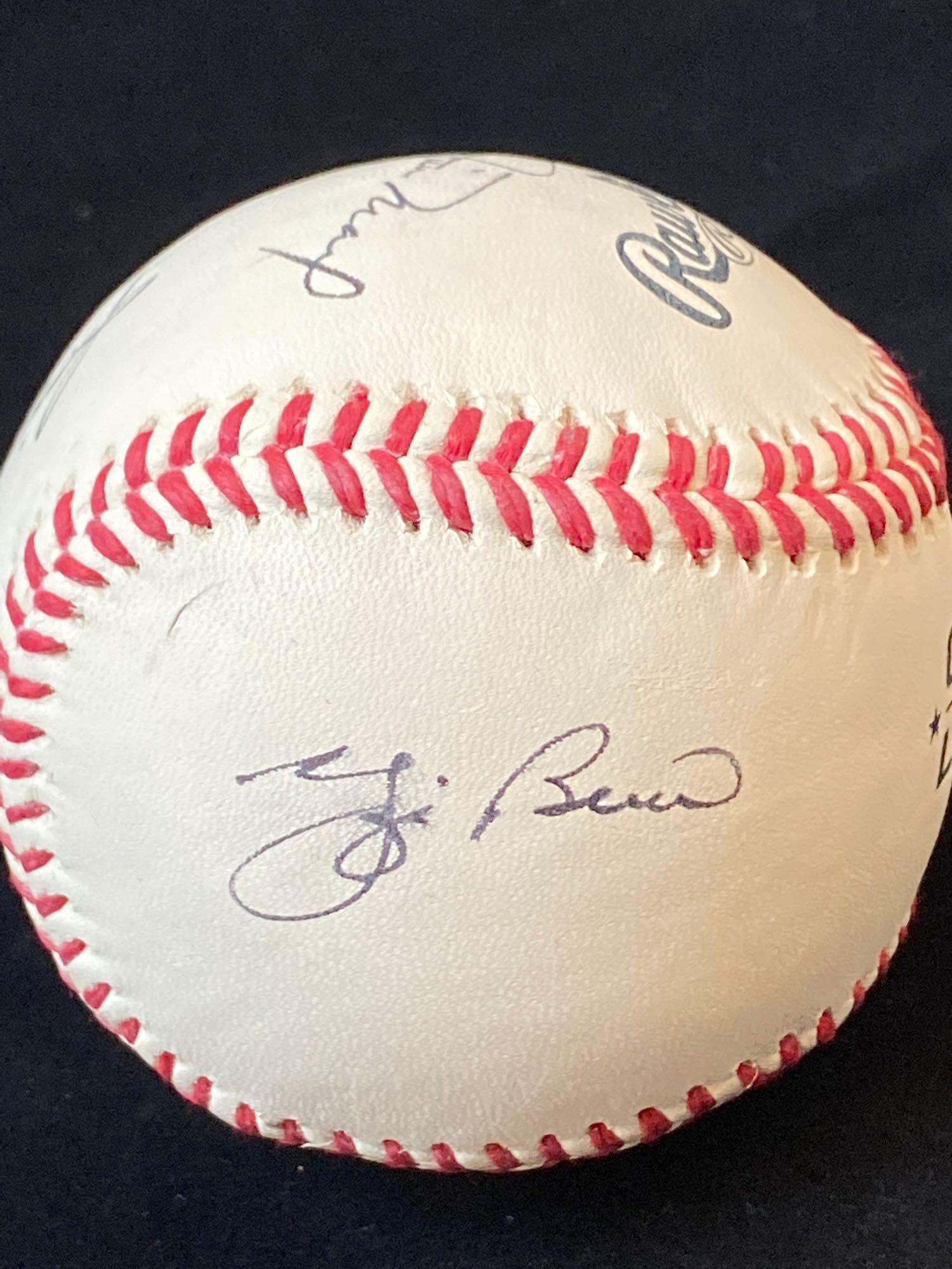 Baseball with (5) autographs (Berra, H. Aaron, Reggie Jackson, McGwire, Mays).
