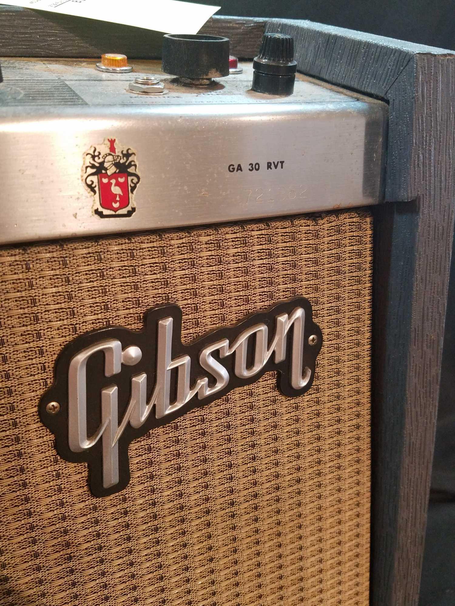 1950s Gibson Invader amplifier GA 30RVT and dust cover, ser. 721362