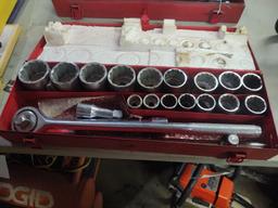 Large SAE socket set w/ ratchet