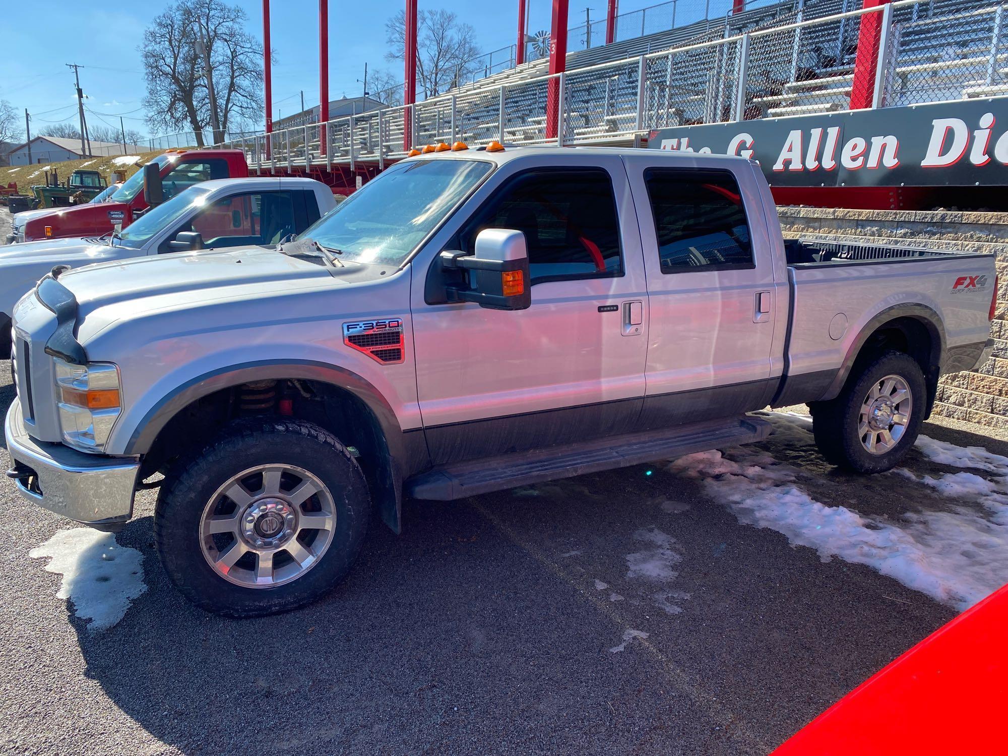 2008 F-350 V8 powerstroke, 4 door, 4X4 with fuel tank in bed, auto, 115,390 miles