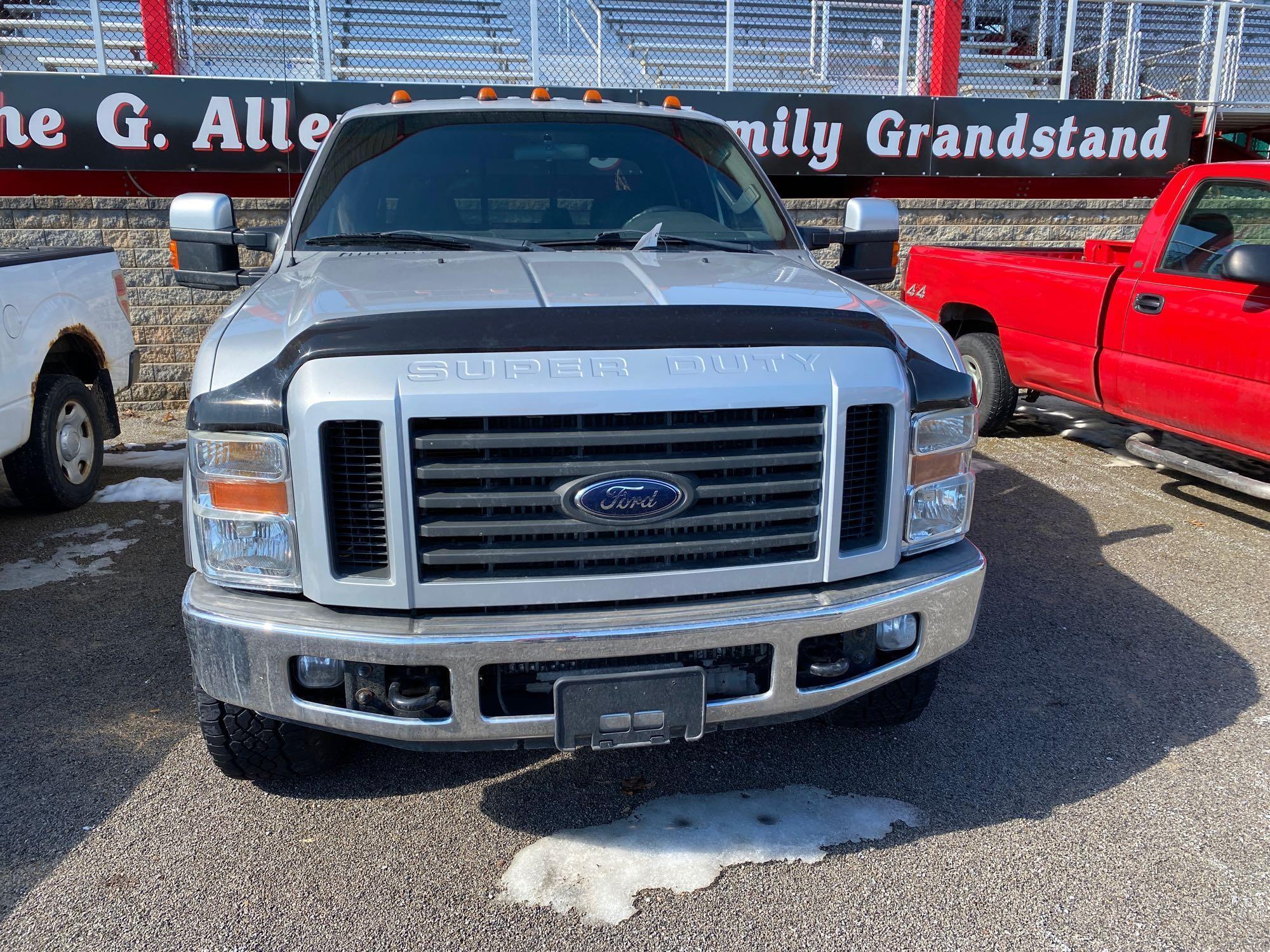 2008 F-350 V8 powerstroke, 4 door, 4X4 with fuel tank in bed, auto, 115,390 miles