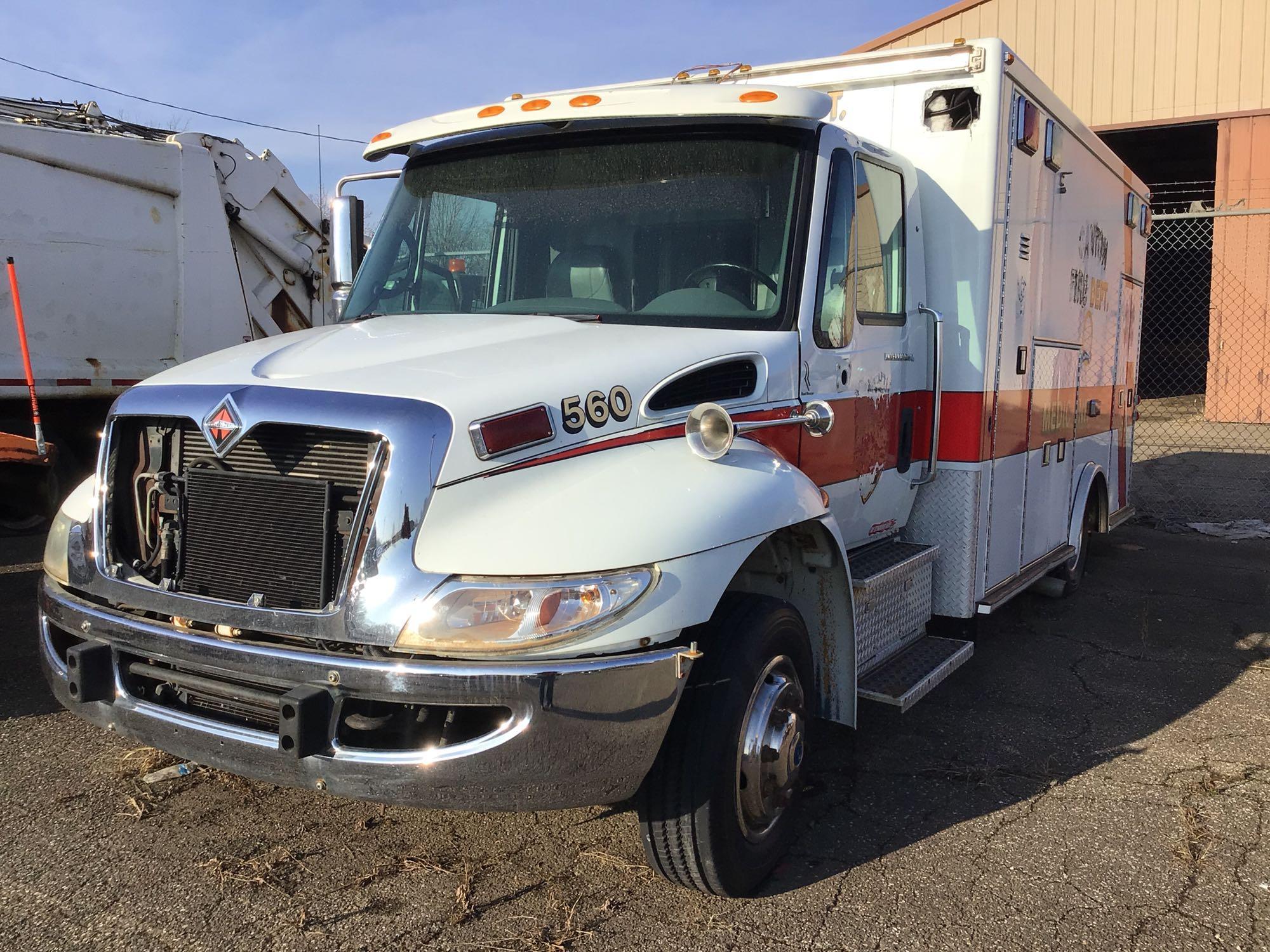 #560. 2003 IH Ambulance, Vin #1HTMNAAM53H578680, Key, Title